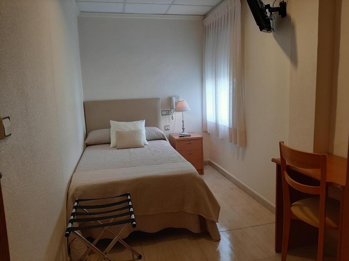 Hostal El Retiro Almoradí Esterno foto