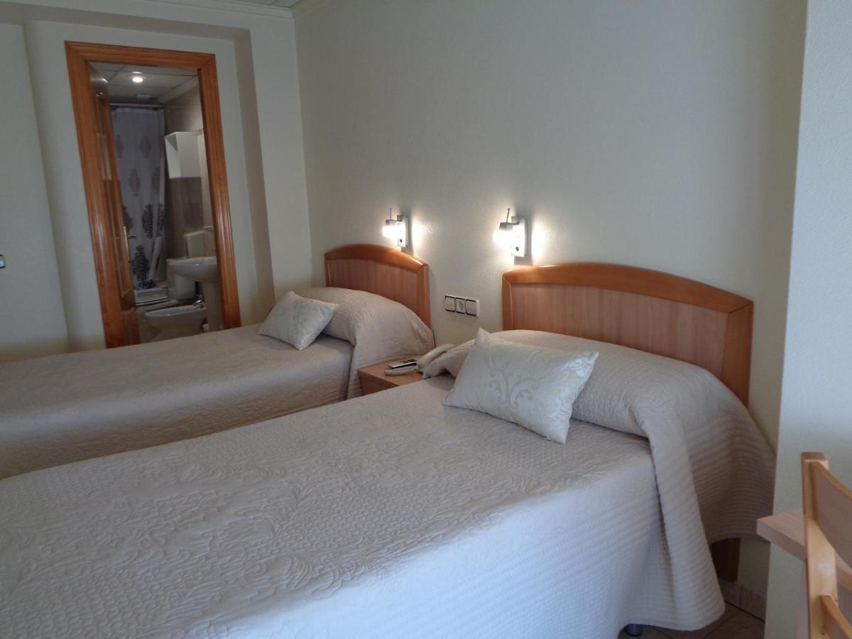 Hostal El Retiro Almoradí Esterno foto