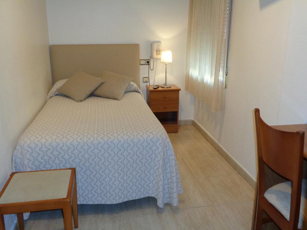 Hostal El Retiro Almoradí Esterno foto